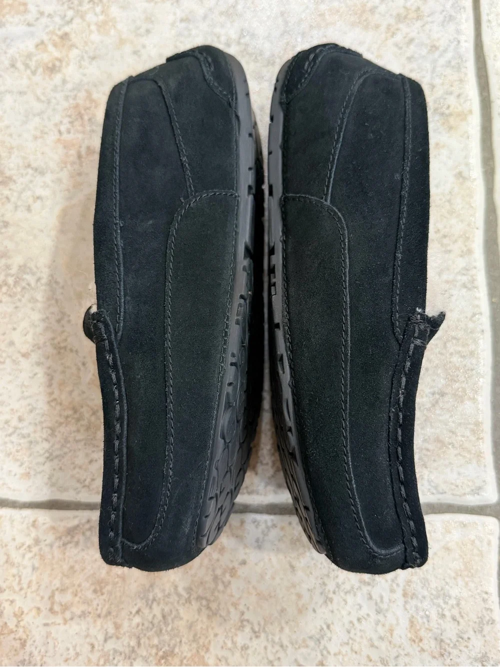 Ugg Ascot Kid Slippers size 2 black